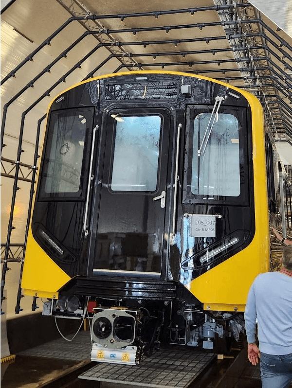 A photo of a rail cab, showing the glass.